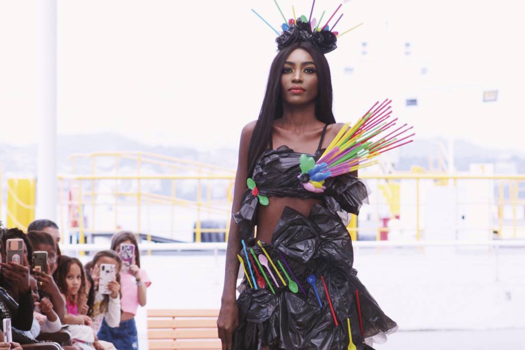 Alessandra-desfile-credito-Roberto-Silva-Agência-Estudio-Y2.jpg Depoimento - A superação da passista Alessandra Silva