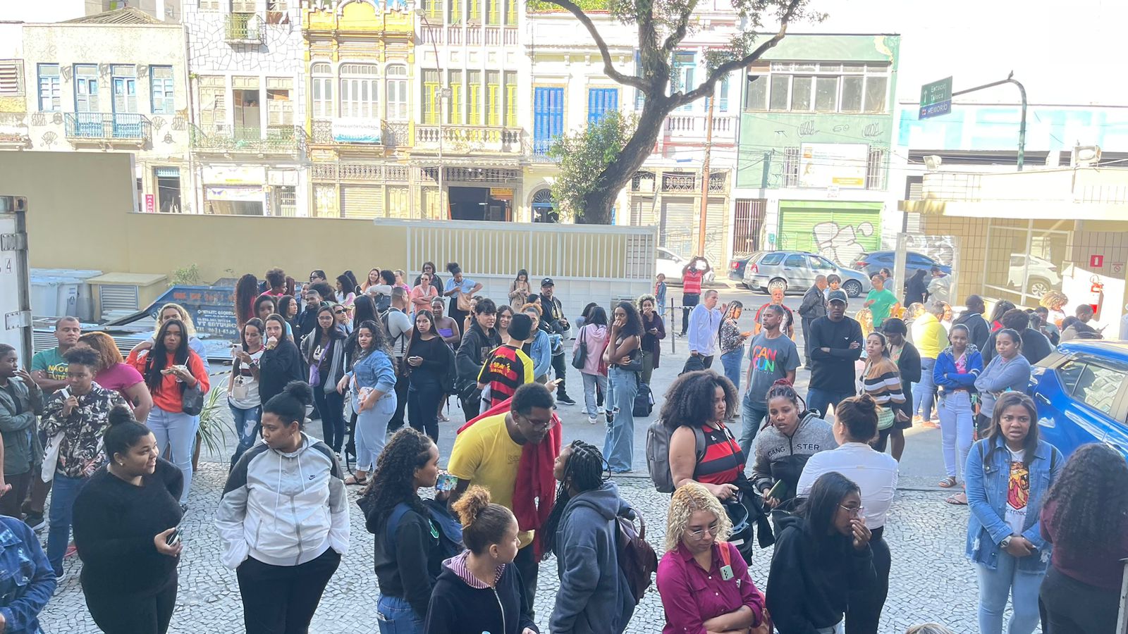 Fãs de Ludmilla lotam Hemorio para doar sangue e ganhar ingresso de show