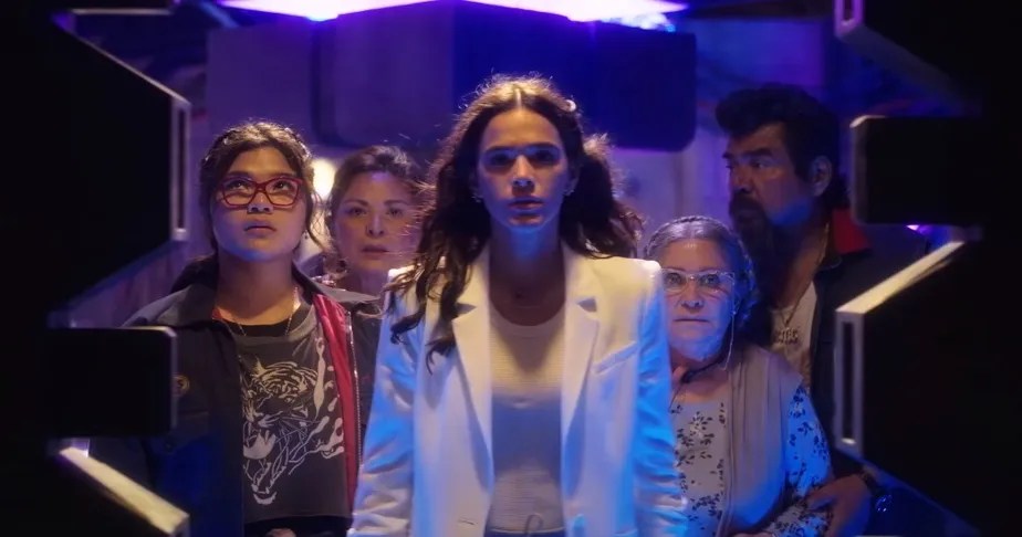 Os esforços de Bruna Marquezine para fazer de Besouro Azul um sucesso