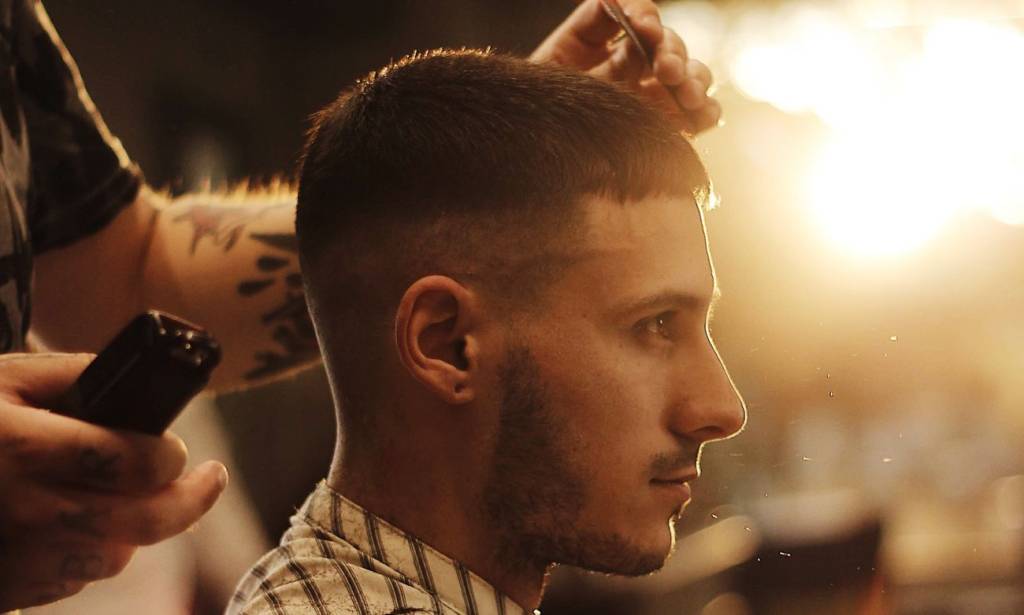 Pesquisa mostra como os LGBTs fazem para escolher onde cortar o cabelo