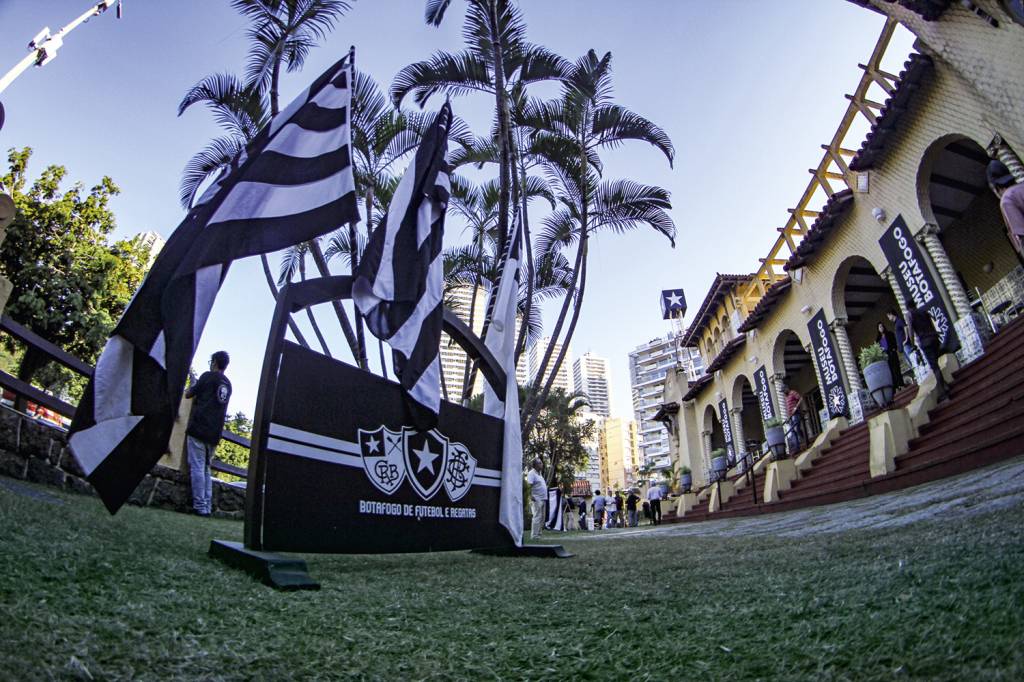 Arthur-Barreto-Botafogo-5.jpg Em obras: General Severiano, onde já foi instalado um farol com a estrela do time, será a sede do novo museu