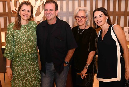 Cris Paes Eduardo Paes Patricia Quentel e Patricia Mayer  Leia mais em: https://casacor.abril.com.br/gente/preview-convidados-casacor-rio-fim-de-semana/