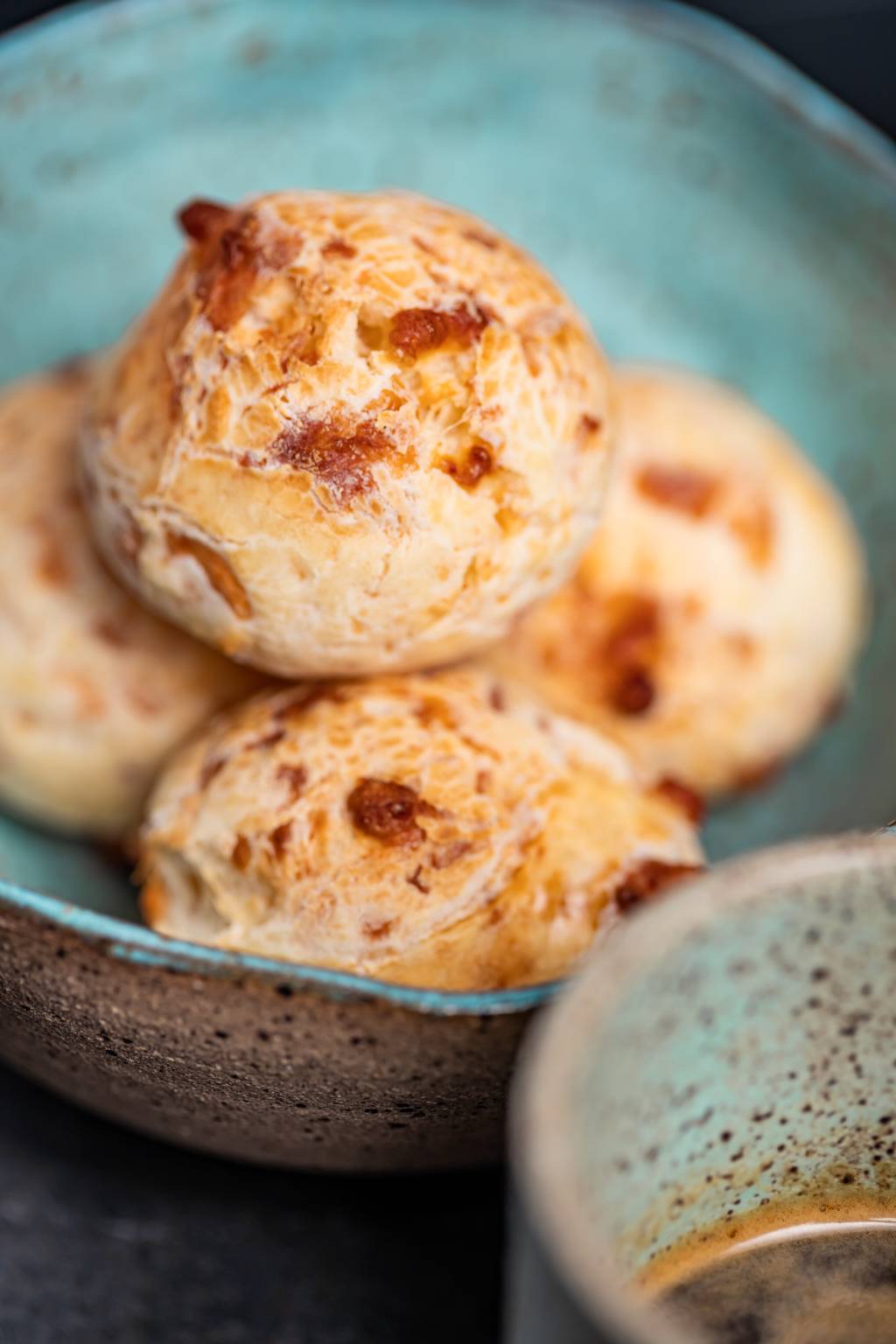 Grâu_Pão De Queijo Grâu: parmesão maturado na receita da padaria artesanal