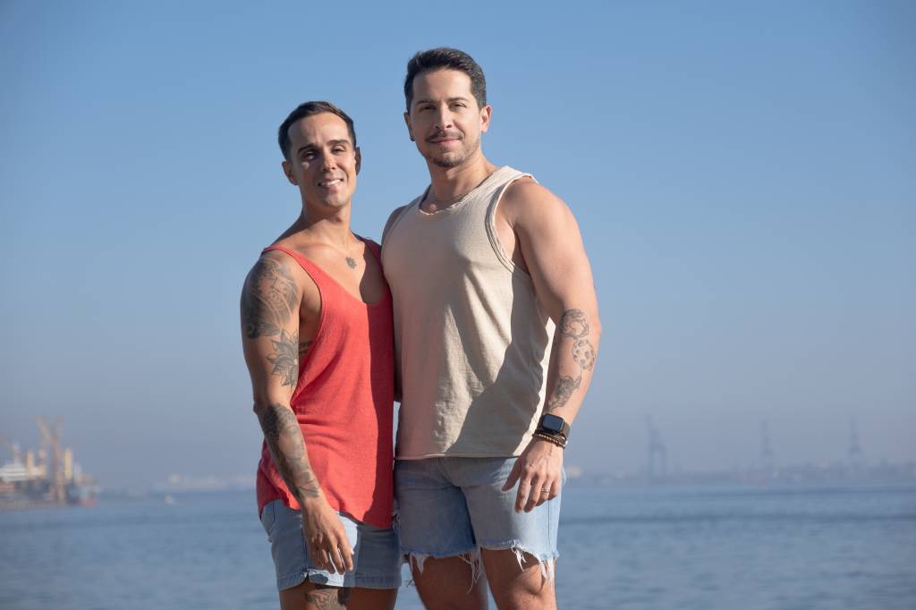 O que sabemos sobre o casal gay do Ilhados com a Sogra