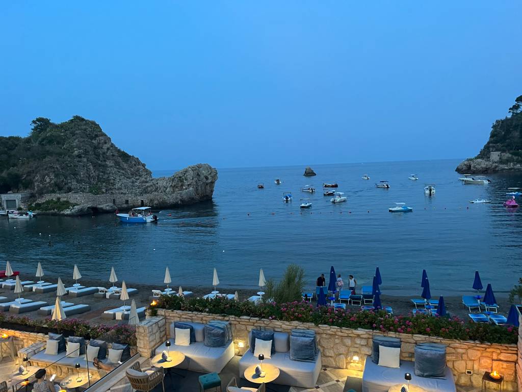 Um roteiro da série White Lotus, em Taormina, e outras locações