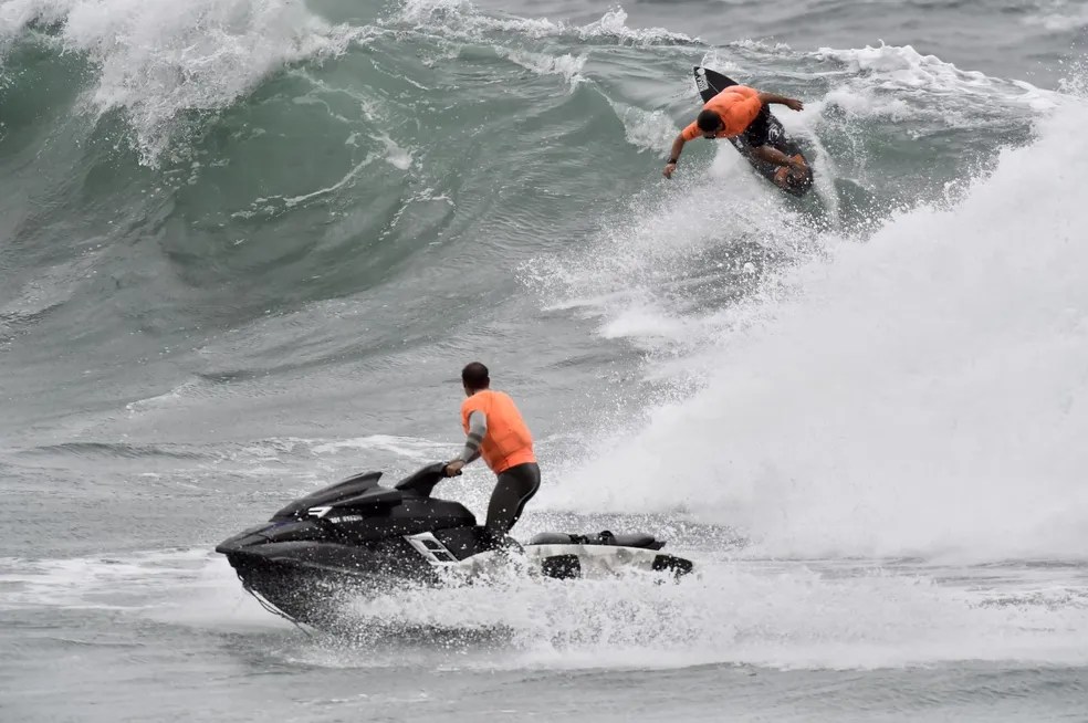 Tipo Nazaré: praia do Leblon vai receber campeonato de ondas gigantes