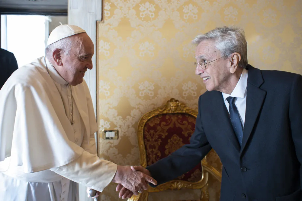O que Caetano Veloso pediu ao Papa Francisco durante visita ao Vaticano