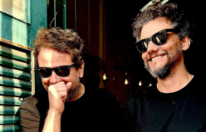 No bar: Selton Mello e Wagner Moura na porta do tradicional Armazém Senado