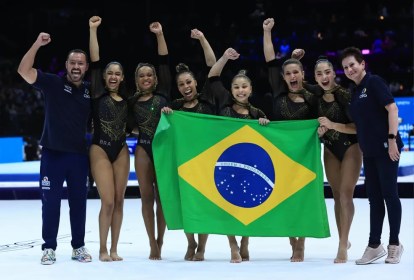 ginastica-brasil-prata-mundial-bandeira