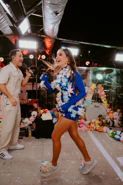 Claudia Leitte arrastou foliões pelo circuito na Marquês de Sapucaí