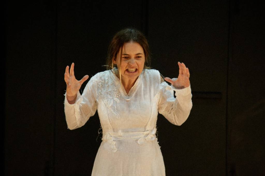 Na ribalta: estreias de Claudia Abreu, Miá Mello e mais novidades teatrais