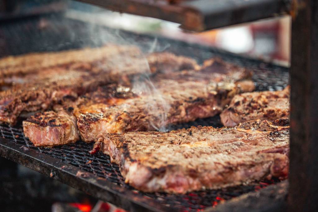 Churrasco, cerveja rock e mais: 4 feiras para curtir o Rio ao ar livre