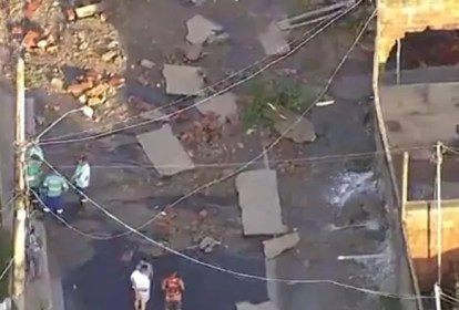 rua-nova-iguacu-destruida-após-rompimento-adutora