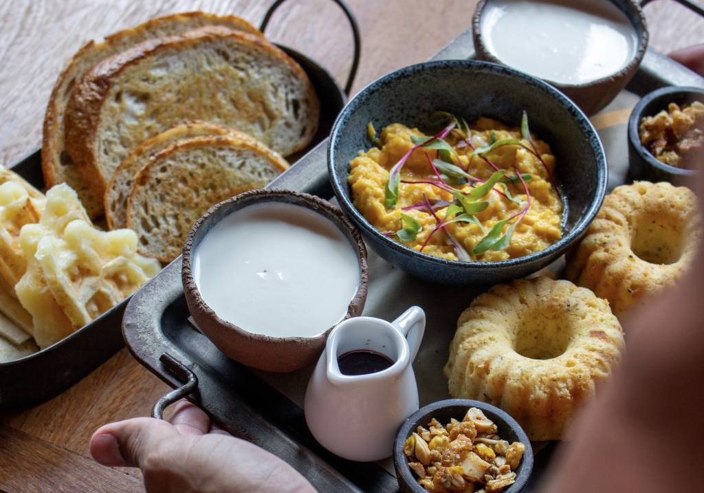 Radar da boa mesa: jantar às cegas, ostras assinadas e novidade em Ipanema