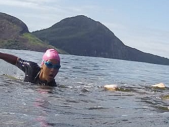 Braçadas que transbordam equilíbrio, perseverança, superação