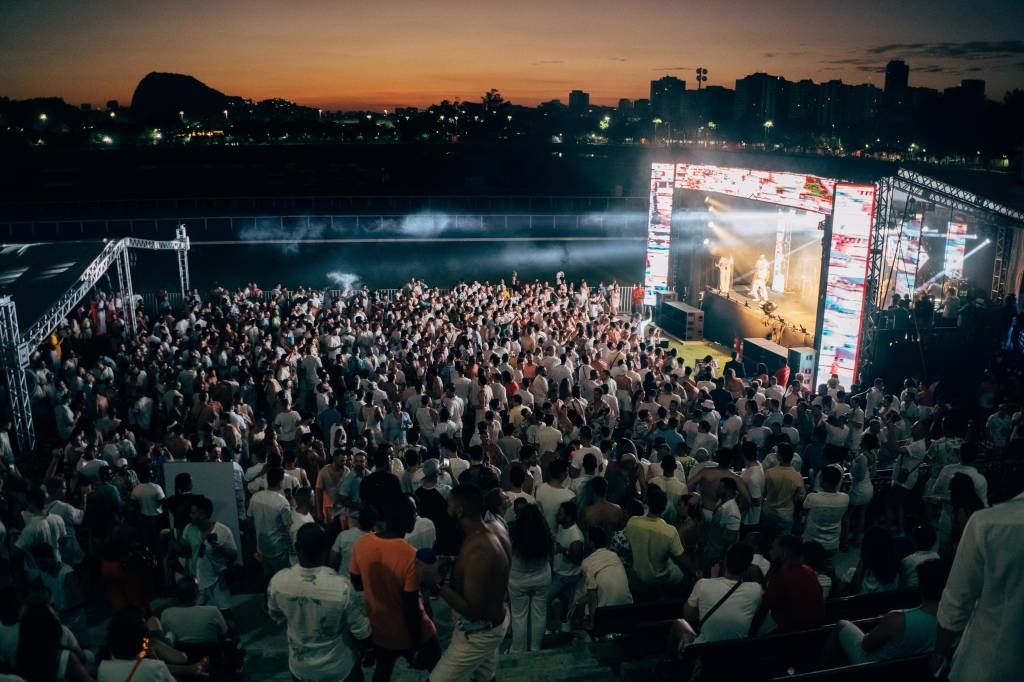 Para manter a cidade limpa no Ano Novo, Comlurb terá efetivo recorde