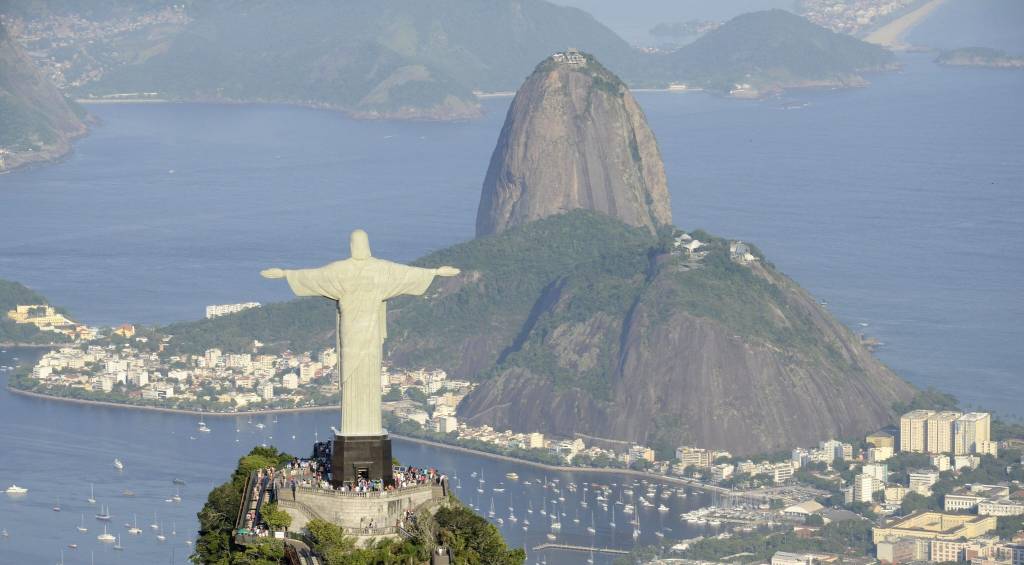 Cristo estende horário de visitação e Pão de Açúcar promove roda de samba