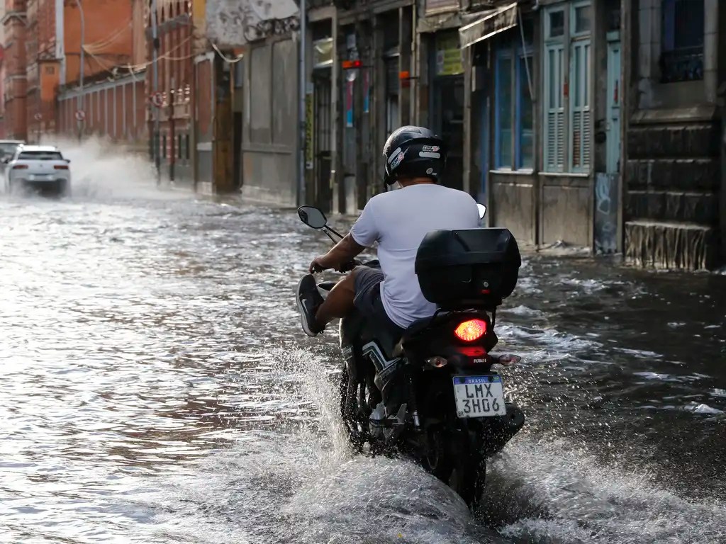 Vem mais chuva: Inmet alerta para nova frente fria no Rio na sexta (19)