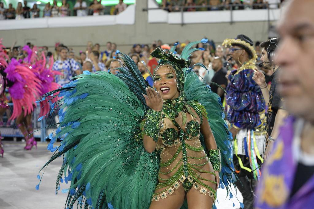 Maria Mariá rainha de bateria Imperatriz Leopoldinense Maria-Mariá-Imperatriz-Leopoldinense