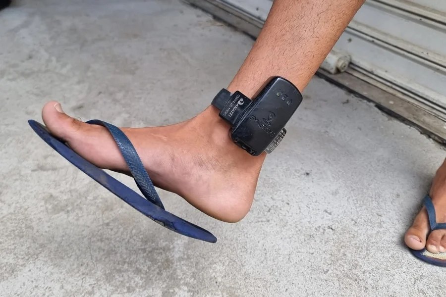 Sem sinal nas tornozeleiras, Rio deixa de monitorar 1800 criminosos