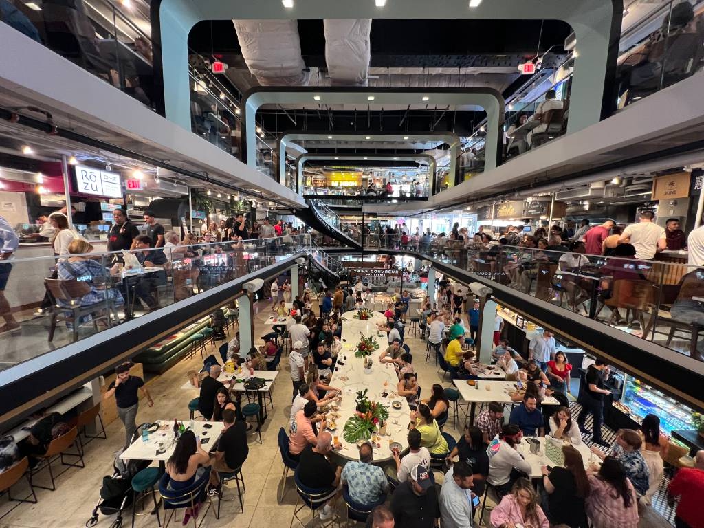 Quanto deixar de gorjeta em um restaurante americano?