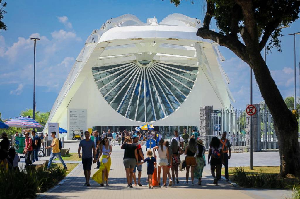 Alta temporada do turismo em 2024 movimenta 8 bilhões na capital do RJ