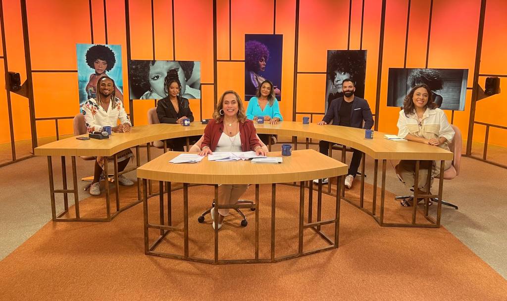 Elza Soares ganha homenagem no Sem Censura