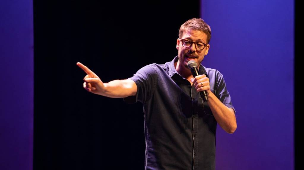 Fabio Porchat e outros comediantes são atrações do Qualistage em março