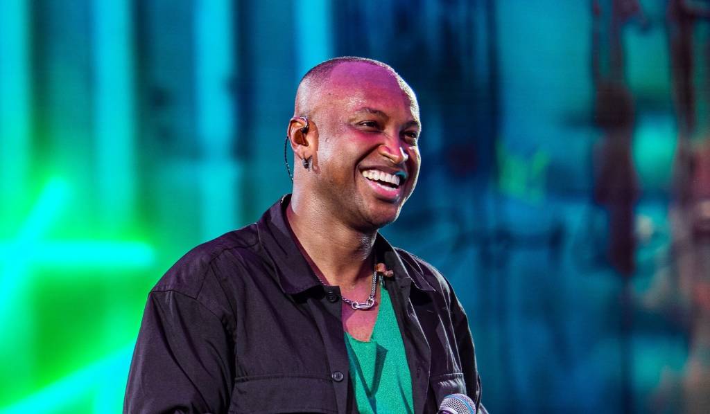 “Quero usar minha voz para combater injustiças”, afirma Thiaguinho