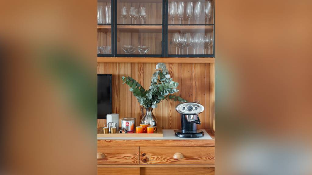 Arquiteta dá dicas para criar um charmoso ‘cantinho do café’ em casa