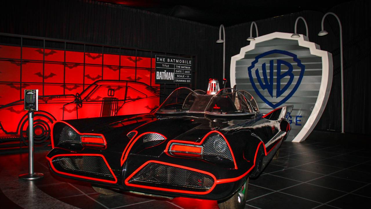 batmovel-batman-casa-warner