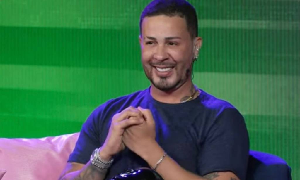 Carlinhos Maia usa fake news para justificar ausência na Parada LGBTQIA+