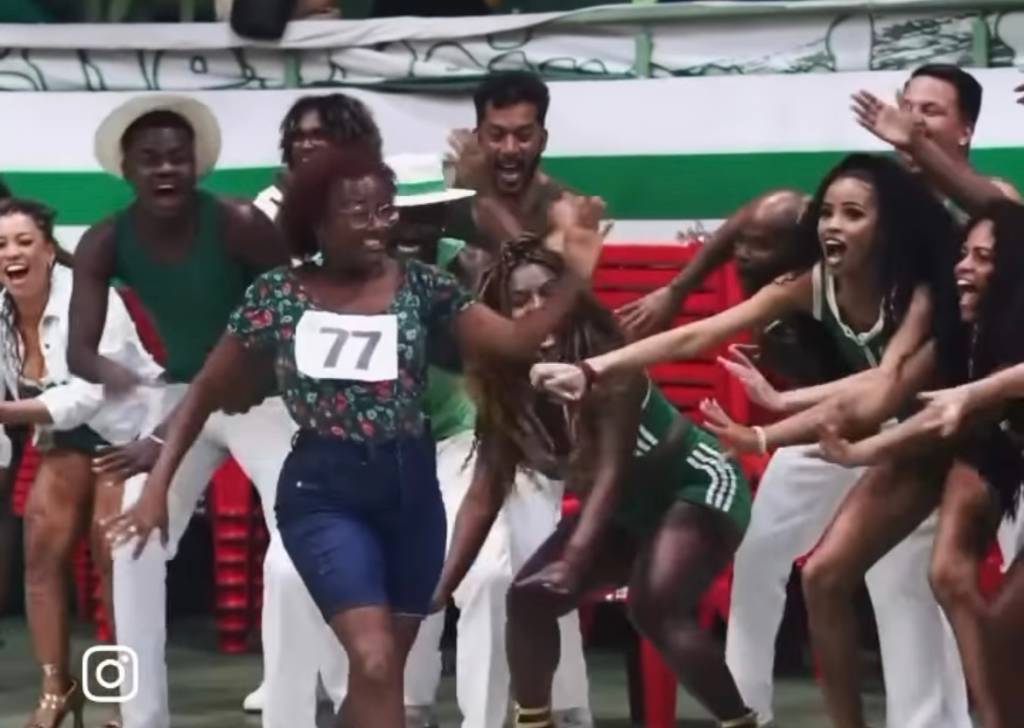 Manicure que viralizou em teste de passista ganha vaga em carro alegórico