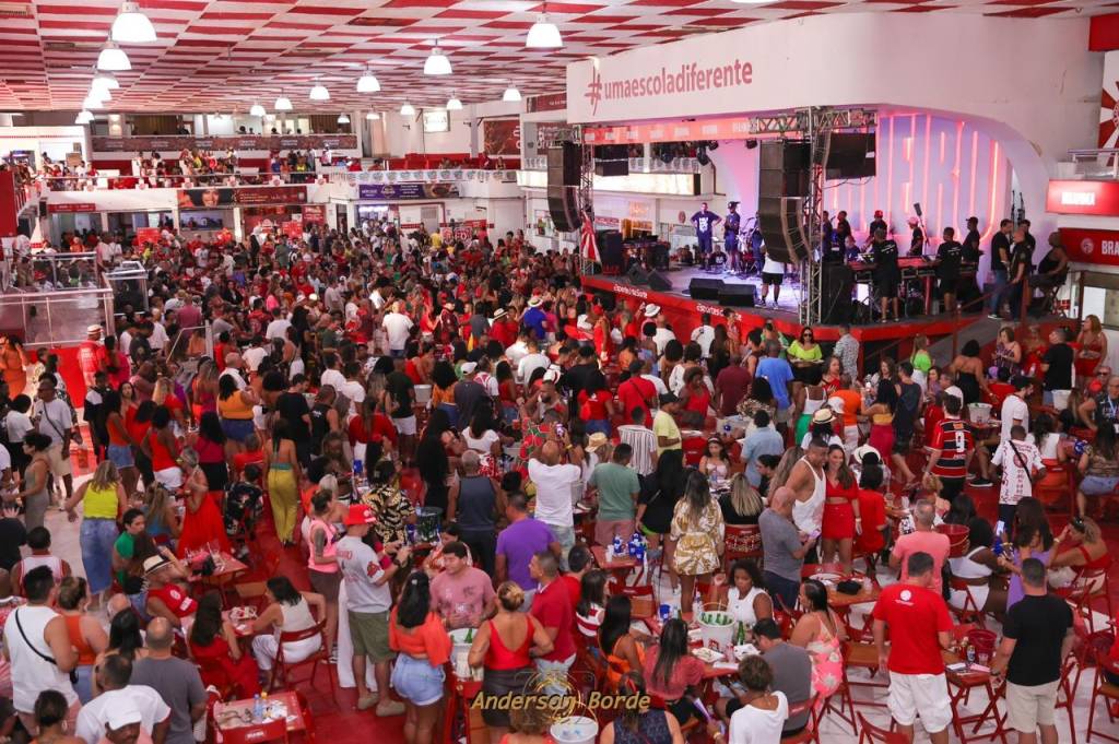 Premiada, quadra do Salgueiro abre temporada de ensaios