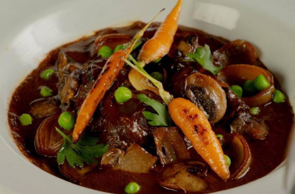 Chez Claude e TT Burger criam receitas inspiradas nas olimpíadas de Paris