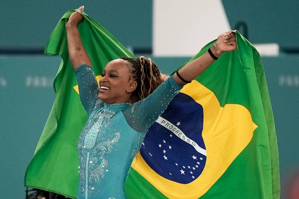 Rebeca Andrade publica vídeo de salto inédito em competições; assista