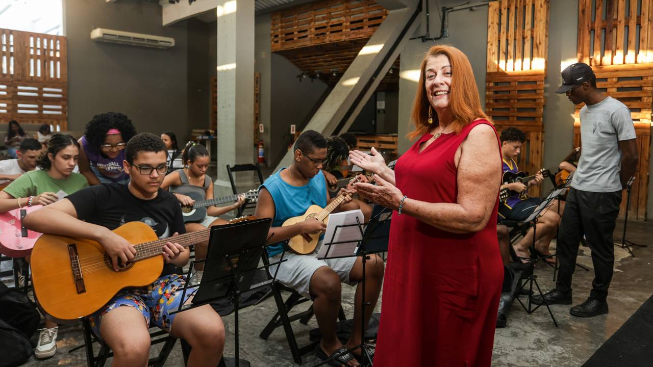 Atitude transformadora: idealizou o Clubinho do Samba, que recebe crianças e jovens para aulas gratuitas de música no Imperator