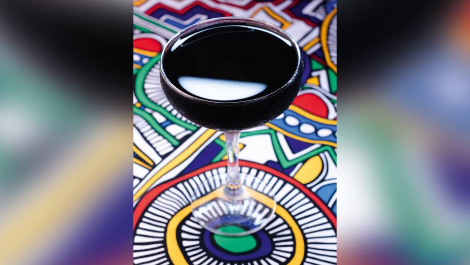 Borogun: o preto velho leva cachaça, mel e carvão vegetal Borogun: o preto velho leva cachaça, mel e carvão vegetal