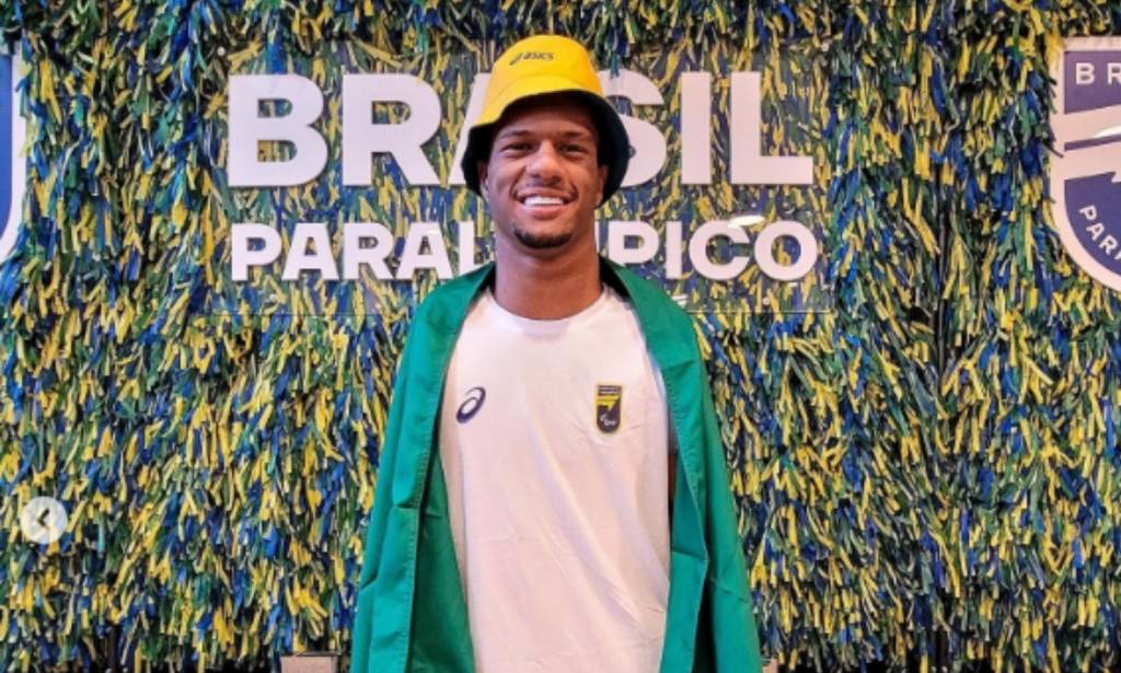 Porta-bandeira do Brasil disputará prova horas depois da abertura