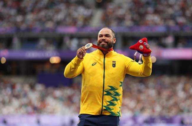 Atletismo_AS_010 Claudiney Batista com a medalha de ouro do lançamento de disco
