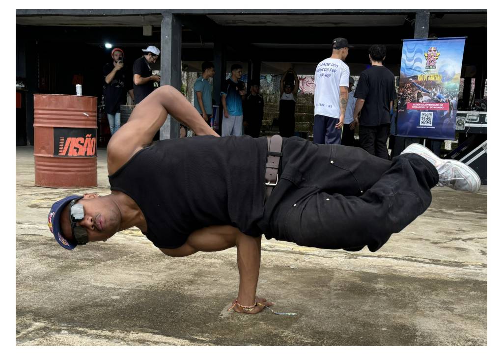 Sob a bênção do passinho, sotaque carioca acentua ascensão do breaking