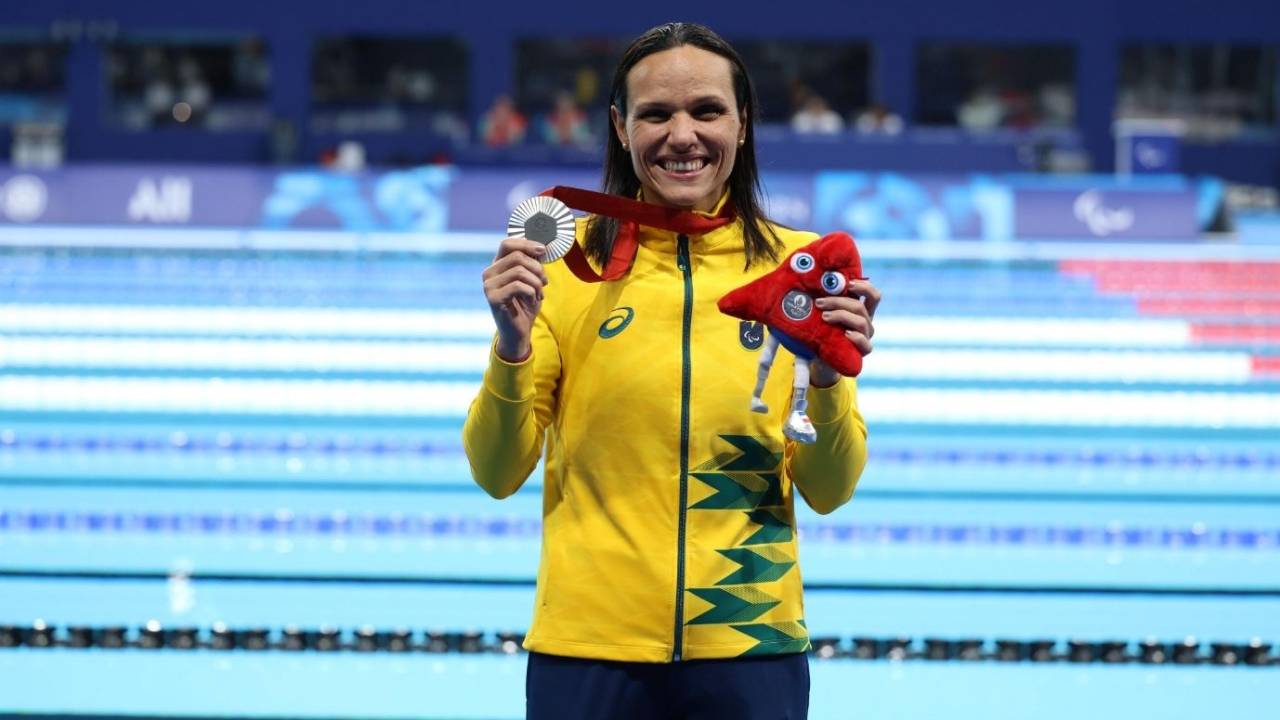 Carol Santiago conquista a quinta medalha em Paris 2024
