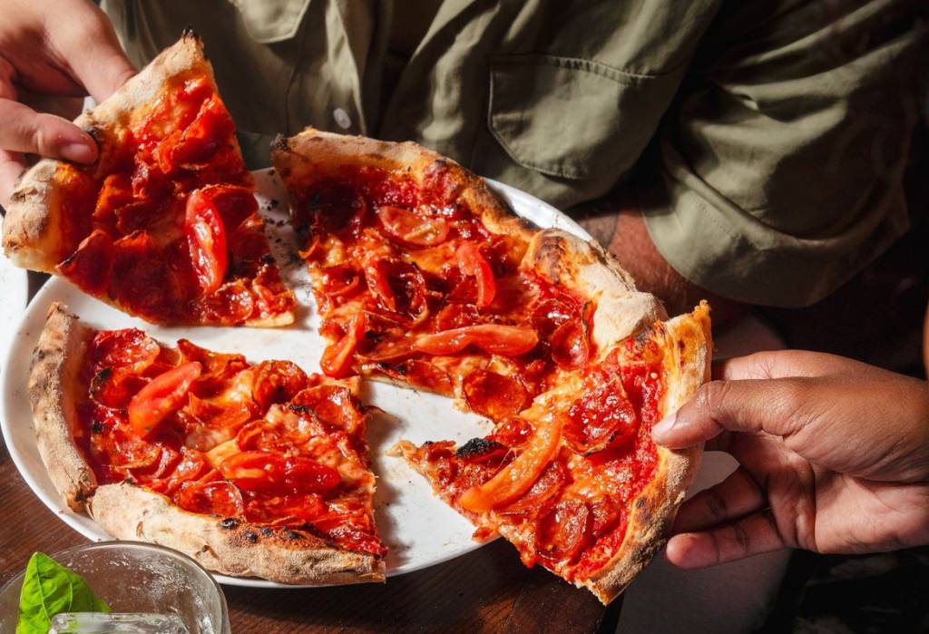Qual é a única pizzaria carioca na lista das 100 melhores do mundo