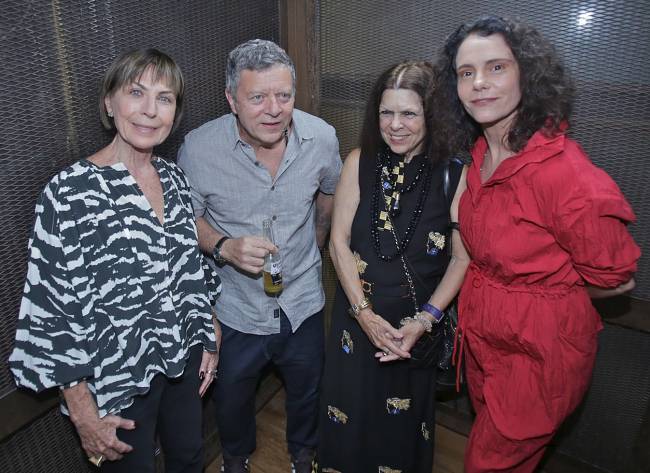 1 anita schwartz, afonso tostes, vanda klabin e malu galli FOTO MURILLO TINOCO EXPOSICAO REVERTER_ ANITA SCHWARTZ_P Anita Schwartz, Afonso Tostes, Vanda Klabin e Malu Galli
