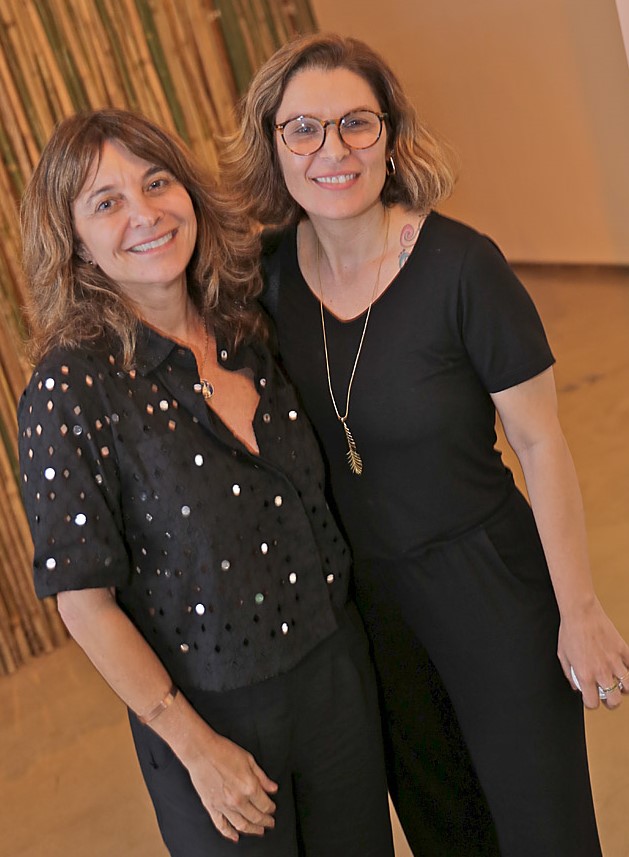 1 renata salgado e jeane terra FOTO MURILLO TINOCO EXPOSICAO REVERTER_ ANITA SCHWARTZ_P Renata Salgado e Jeane Terra