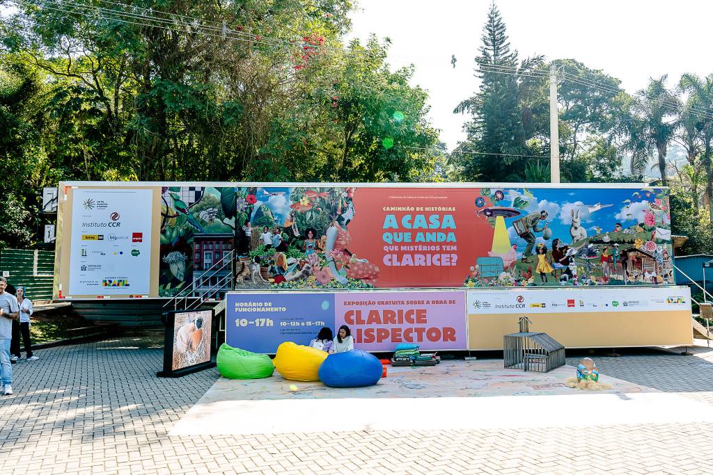 Mostra de arte sobre Clarice Lispector em caminhão-baú de 15 metros