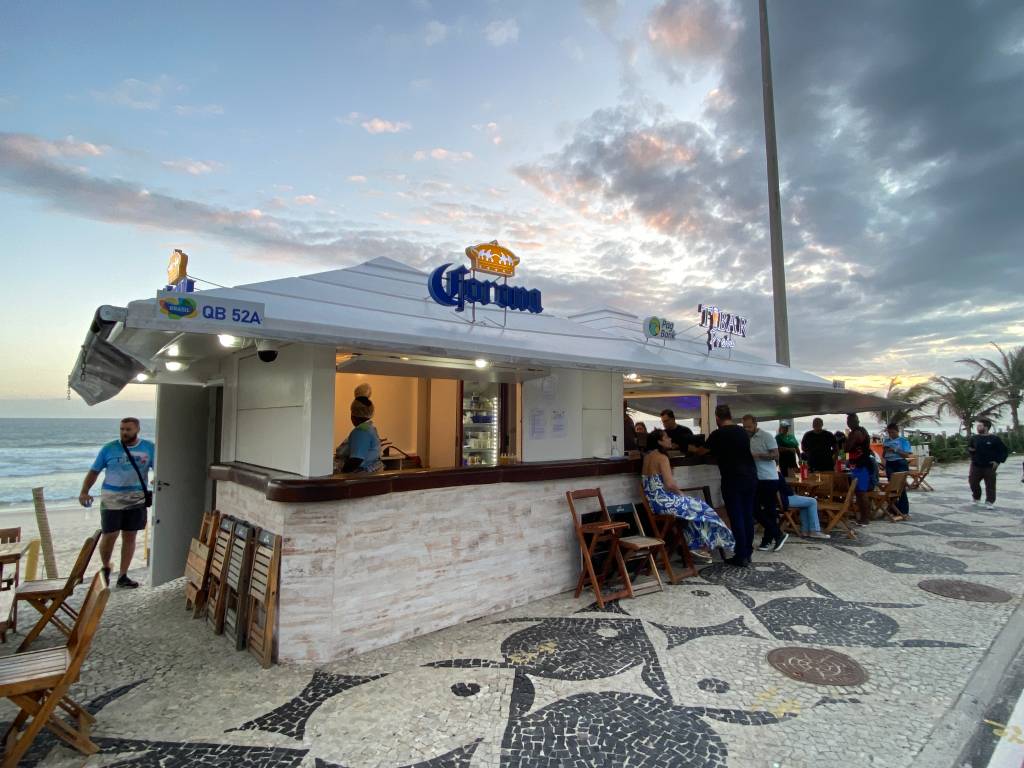 Comer e beber à beira-mar: orla do Rio ganha três novos quiosques