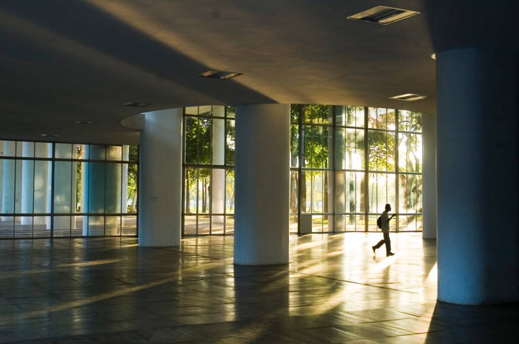 UFRJ sem luz: universidade deve 35,7 milhões de reais à concessionária