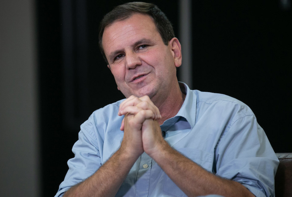 “Bizarro”, diz Paes sobre pedido de ajuda de policiais em caso de barricadas