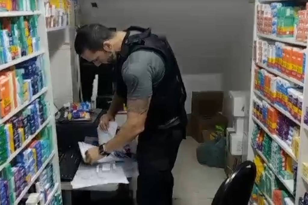 policia-investiga-rede- farmacias-lavagem- dinheiro-milícia